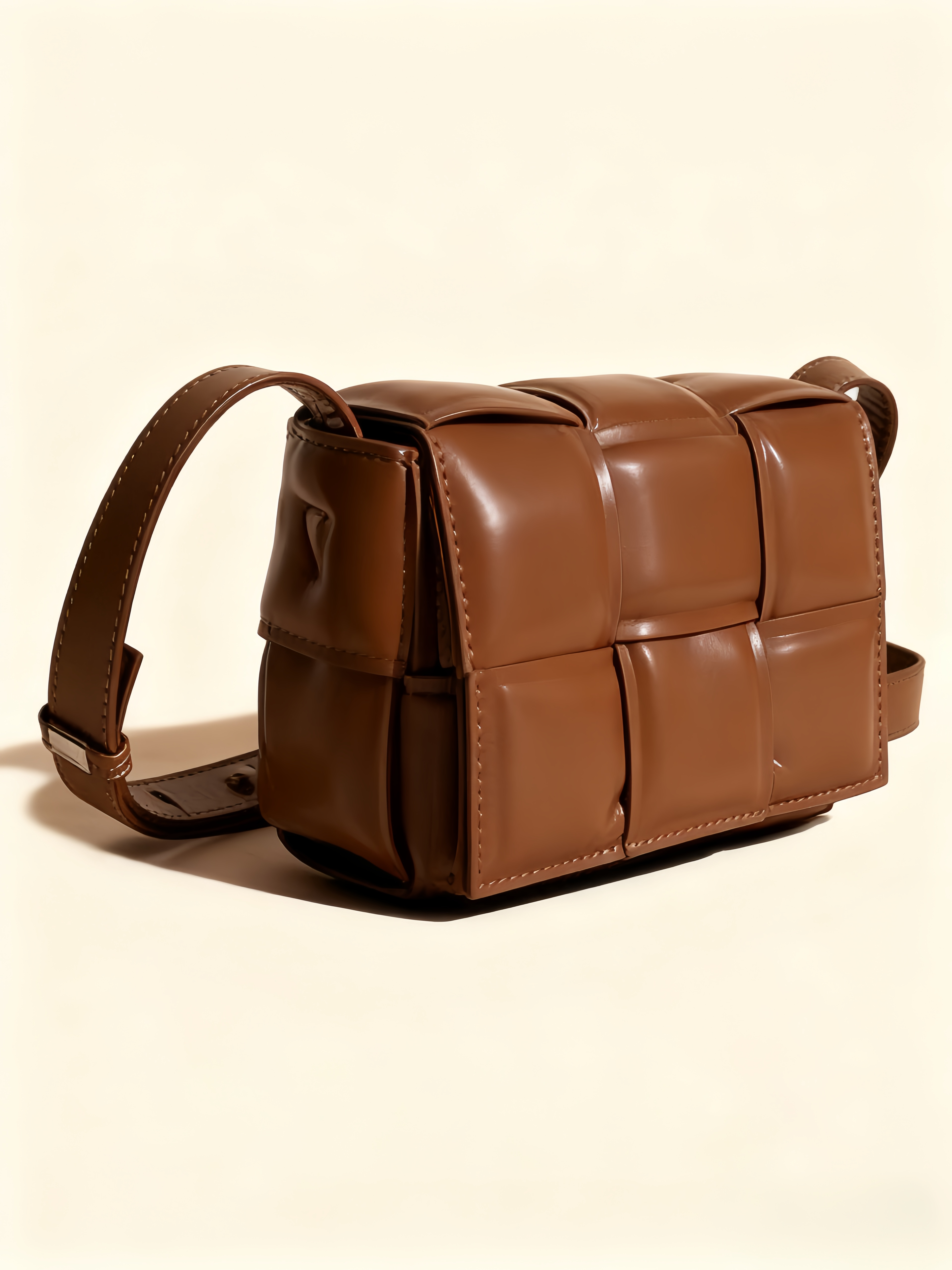 Purselovers Caramel-colored woven square crossbody bag